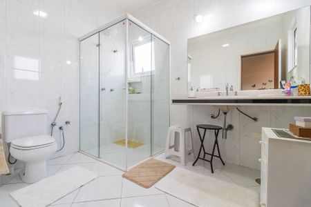 Casa de condomínio à venda com 404m², 4 quartos e 6 vagasBanheiro da Suíte 4