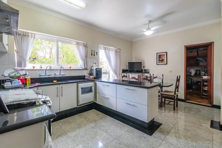 Casa de condomínio à venda com 404m², 4 quartos e 6 vagasCozinha