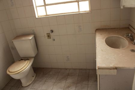 Casa à venda com 195m², 3 quartos e 1 vagaBanheiro