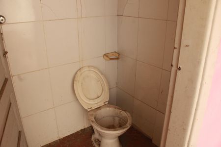 Casa à venda com 195m², 3 quartos e 1 vagaBanheiro 2