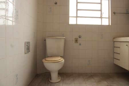 Casa à venda com 195m², 3 quartos e 1 vagaBanheiro