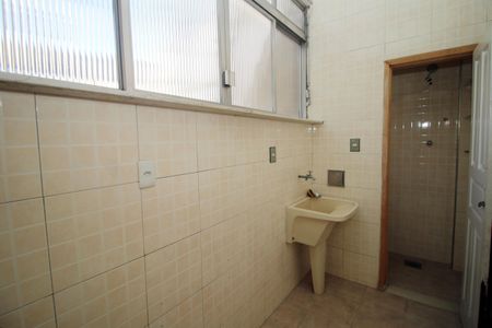 Apartamento para alugar com 70m², 3 quartos e 1 vagaÁrea de Serviço