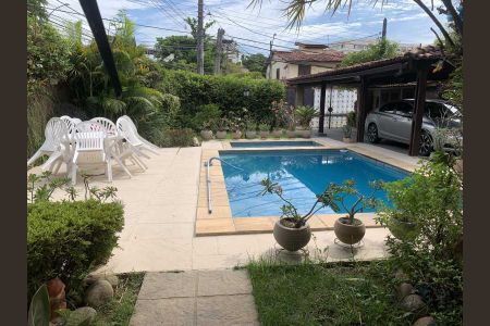 Casa de condomínio à venda com 381m², 4 quartos e 3 vagas