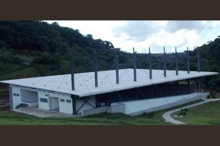 Casa à venda com 308m², 3 quartos e 4 vagas