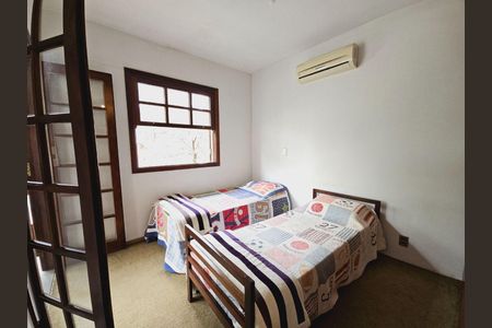 Casa à venda com 4 quartos, 285m² em Residencial Quatro (Alphaville), Santana de Parnaíba