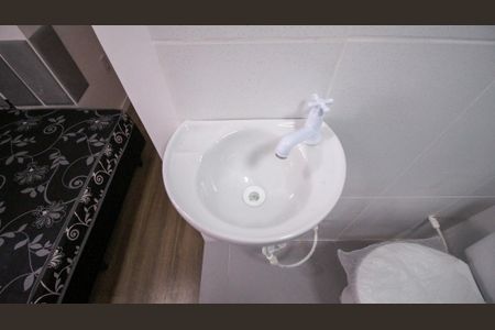 Banheiro de apartamento para alugar com 1 quarto, 24m² em Vila Formosa, São Paulo