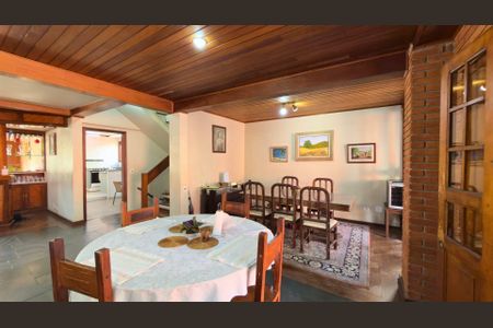 Casa à venda com 4 quartos, 305m² em Residencial Onze (Alphaville), Santana de Parnaíba