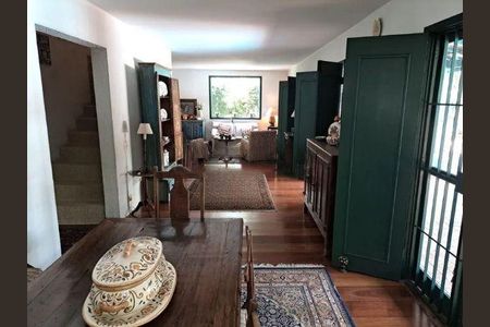 Casa à venda com 3 quartos, 370m² em Butantã, São Paulo
