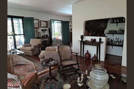 Casa à venda com 3 quartos, 370m² em Butantã, São Paulo