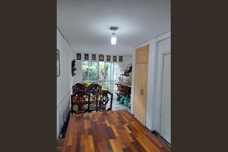 Casa à venda com 160m², 2 quartos e 2 vagasSALA