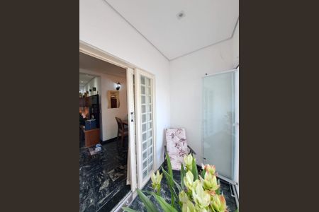 Casa à venda com 160m², 2 quartos e 2 vagasVARANDA