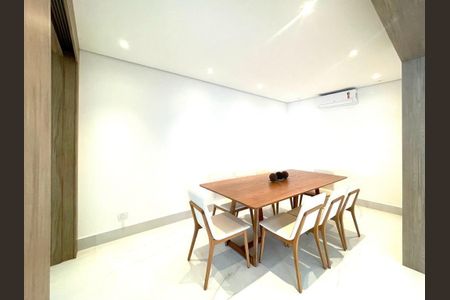 Casa de condomínio à venda com 548m², 5 quartos e 6 vagas