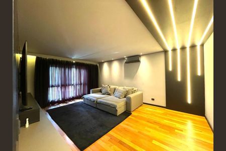 Casa de condomínio à venda com 548m², 5 quartos e 6 vagas