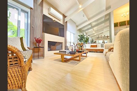 Casa à venda com 4 quartos, 350m² em Residencial Dez (Alphaville), Santana de Parnaíba