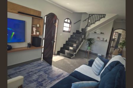 Casa à venda com 159m², 3 quartos e 4 vagasSala