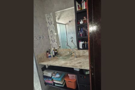 Casa à venda com 159m², 3 quartos e 4 vagasBanheiro