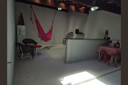 Casa à venda com 159m², 3 quartos e 4 vagasÁrea externa