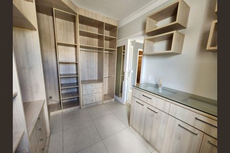 Casa à venda com 3 quartos, 168m² em Tamboré, Santana de Parnaíba