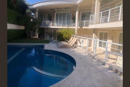 Casa de condomínio à venda com 950m², 4 quartos e 5 vagas