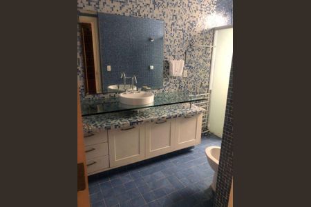 Casa de condomínio à venda com 950m², 4 quartos e 5 vagas