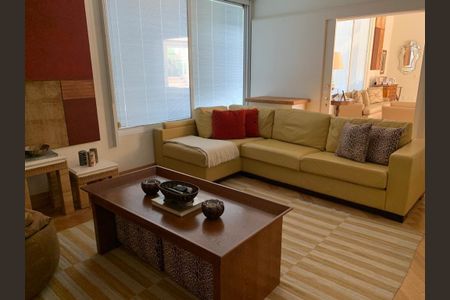 Casa de condomínio à venda com 950m², 4 quartos e 5 vagas