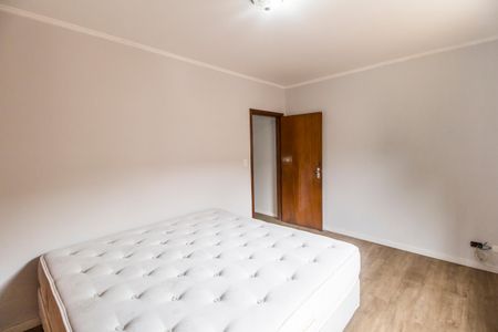 Casa à venda com 480m², 4 quartos e 3 vagas Casa à venda com 480m², 4 quartos e 3 vagasQuarto 2