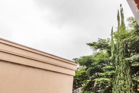 Casa à venda com 480m², 4 quartos e 3 vagas Casa à venda com 480m², 4 quartos e 3 vagasVista do Quarto 2