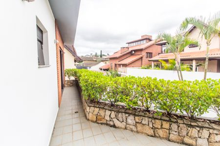 Casa à venda com 480m², 4 quartos e 3 vagas Casa à venda com 480m², 4 quartos e 3 vagasVaranda