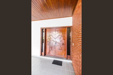 Casa à venda com 480m², 4 quartos e 3 vagas Casa à venda com 480m², 4 quartos e 3 vagasEntrada