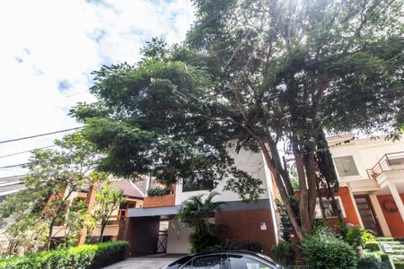 Casa à venda com 480m², 4 quartos e 3 vagas Casa à venda com 480m², 4 quartos e 3 vagasVista da Rua