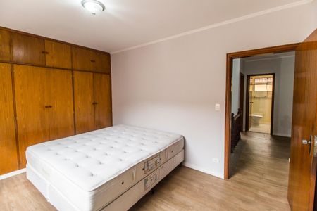 Casa à venda com 480m², 4 quartos e 3 vagas Casa à venda com 480m², 4 quartos e 3 vagasQuarto 2