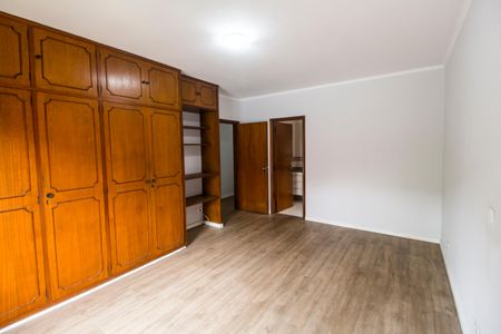 Casa à venda com 480m², 4 quartos e 3 vagas Casa à venda com 480m², 4 quartos e 3 vagasSuíte 2