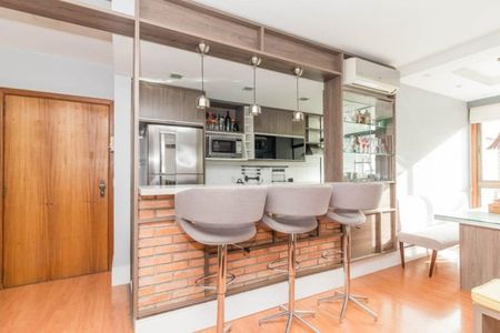 Sala  de apartamento para alugar com 2 quartos, 74m² em Petrópolis, Porto Alegre