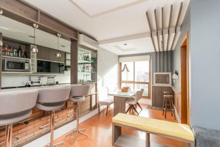 Sala  de apartamento para alugar com 2 quartos, 74m² em Petrópolis, Porto Alegre