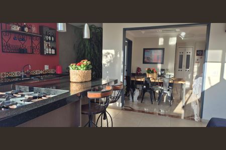 Casa à venda com 3 quartos, 180m² em Residencial Tambore III, Santana de Parnaíba