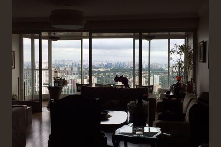 Apartamento à venda com 5 quartos, 207m² em Jardim Morumbi, São Paulo