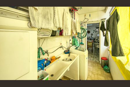 Apartamento para alugar com 130m², 3 quartos e 1 vagaÁrea de Serviço