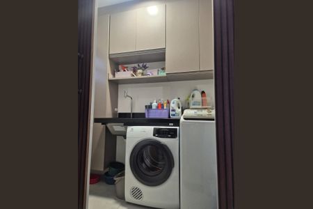 Casa de condomínio à venda com 160m², 3 quartos e 4 vagas