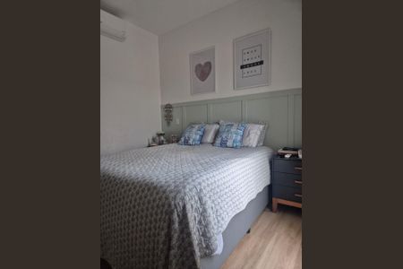 Casa de condomínio à venda com 160m², 3 quartos e 4 vagas