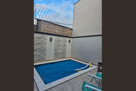 Casa de condomínio à venda com 160m², 3 quartos e 4 vagas