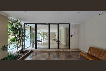 Apartamento à venda com 192m², 3 quartos e 1 vaga Apartamento à venda com 192m², 3 quartos e 1 vagaHall de entrada