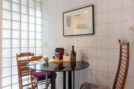 Apartamento à venda com 192m², 3 quartos e 1 vaga Apartamento à venda com 192m², 3 quartos e 1 vagaCopa