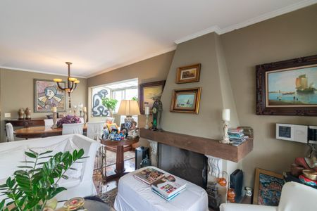 Apartamento à venda com 192m², 3 quartos e 1 vaga Apartamento à venda com 192m², 3 quartos e 1 vagaSala