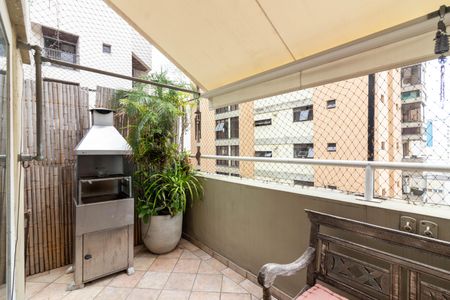 Apartamento à venda com 192m², 3 quartos e 1 vaga Apartamento à venda com 192m², 3 quartos e 1 vagaVaranda