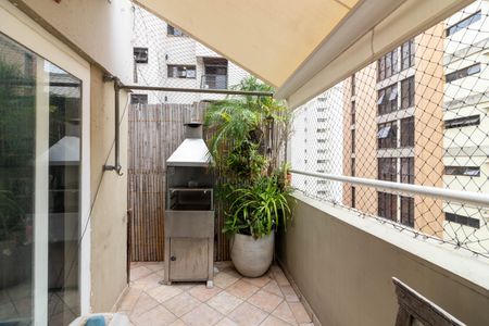 Apartamento à venda com 192m², 3 quartos e 1 vaga Apartamento à venda com 192m², 3 quartos e 1 vagaVaranda