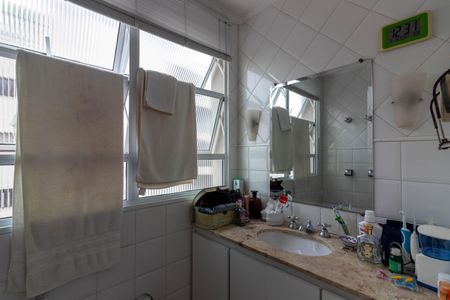 Apartamento à venda com 192m², 3 quartos e 1 vaga Apartamento à venda com 192m², 3 quartos e 1 vagaBanheiro