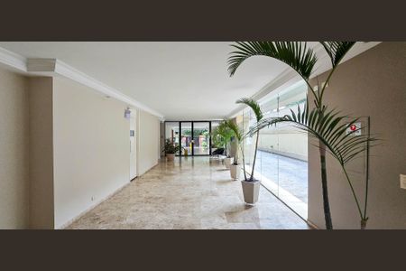 Apartamento à venda com 192m², 3 quartos e 1 vaga Apartamento à venda com 192m², 3 quartos e 1 vagaHall de entrada