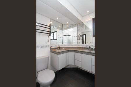 Apartamento para alugar com 160m², 4 quartos e 3 vagasBanheiro da Suíte 2