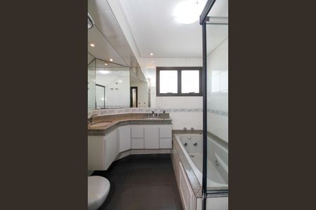 Apartamento para alugar com 160m², 4 quartos e 3 vagasBanheiro da Suíte 2