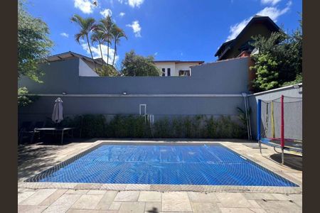 Casa à venda com 300m², 3 quartos e 4 vagas